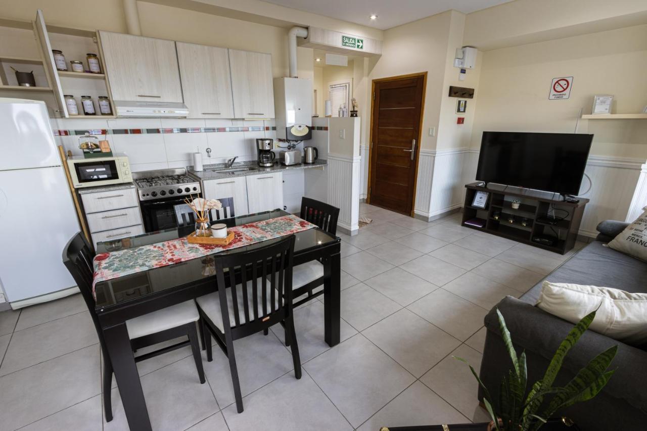 אושואיה Waia Apartments מראה חיצוני תמונה